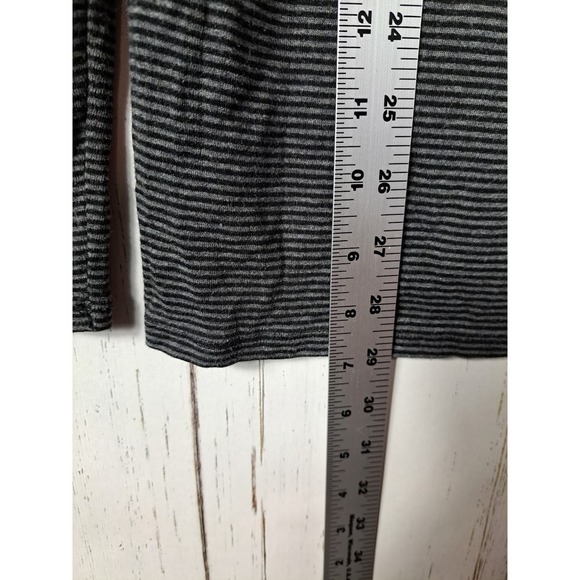 Old Navy Size XL Womens Black Gray Striped Stretch Long Sleeve Top - Picture 5 of 7